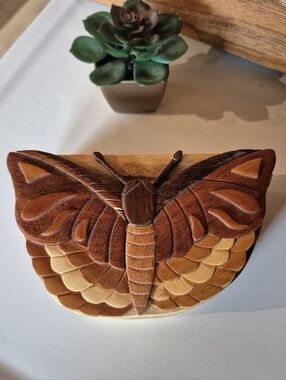 Carver Dan's Soild Wood Handcrafted Butterfly Puzzle/Jewelry Box